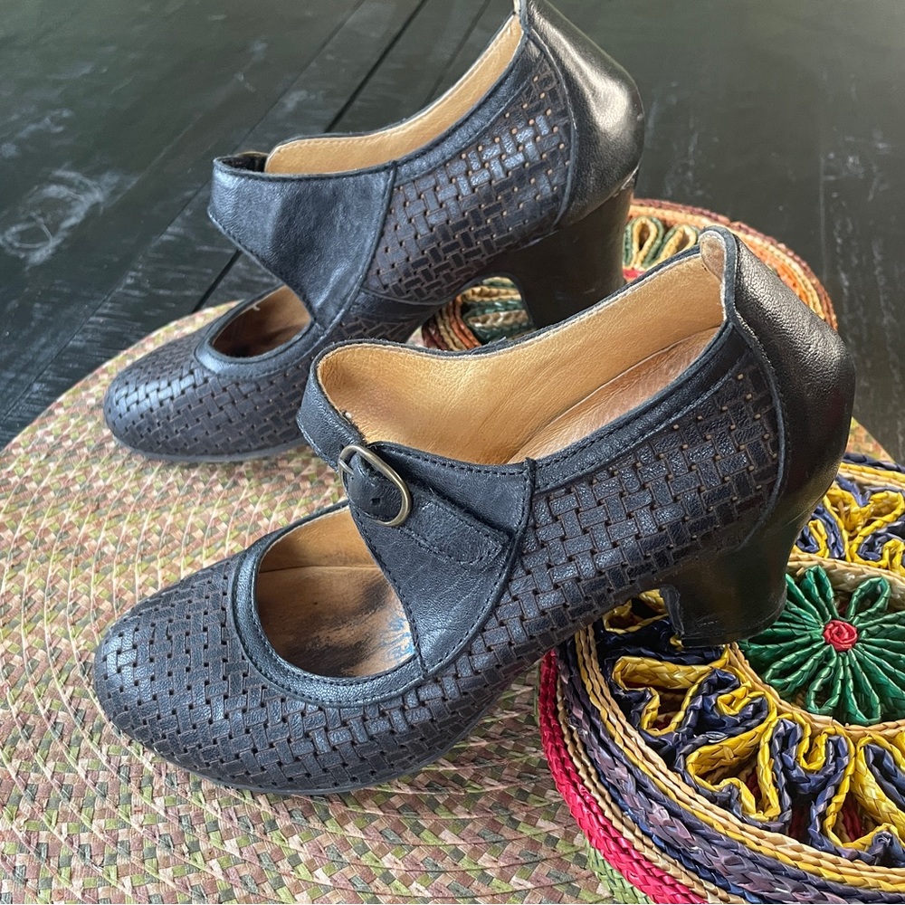 Chic Black Woven Leather Mary Jane Round Toe Low Heels
